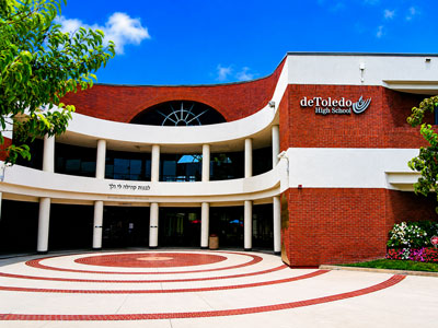 de Toledo High School campus